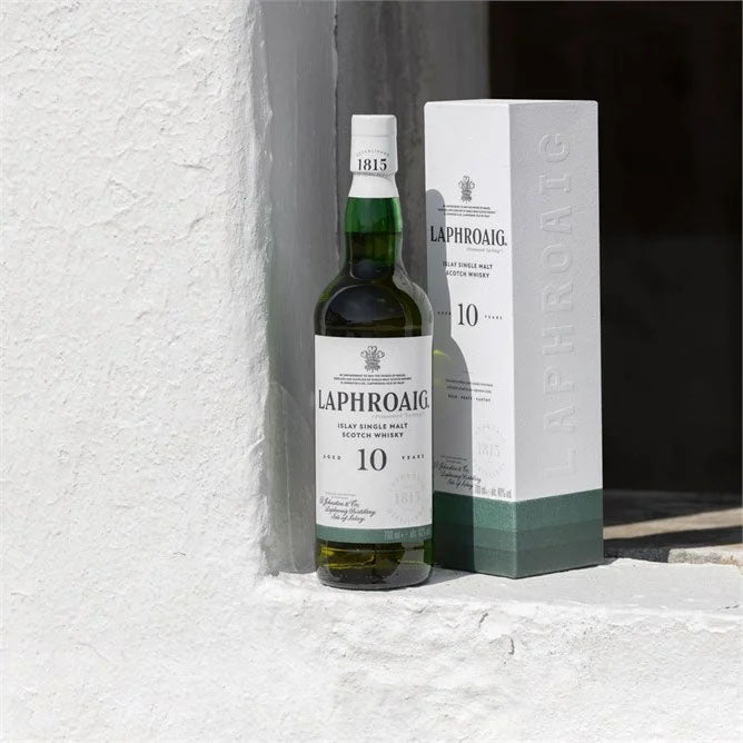 Laphroaig 10 Year Old Islay Single Malt Scotch Whisky ABV 40% 700ml with Gift Box